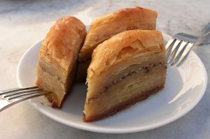 800px-Baklava_-_Turkish_special,_80-ply